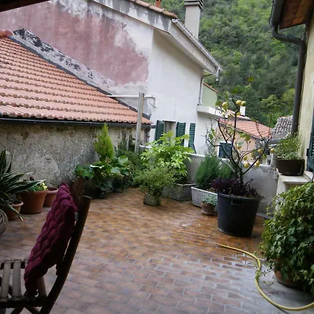 Lazagara Bed & Breakfast *